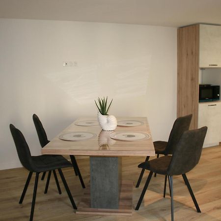 Les Nuits D'Aldearde Apartment Airvault Bagian luar foto