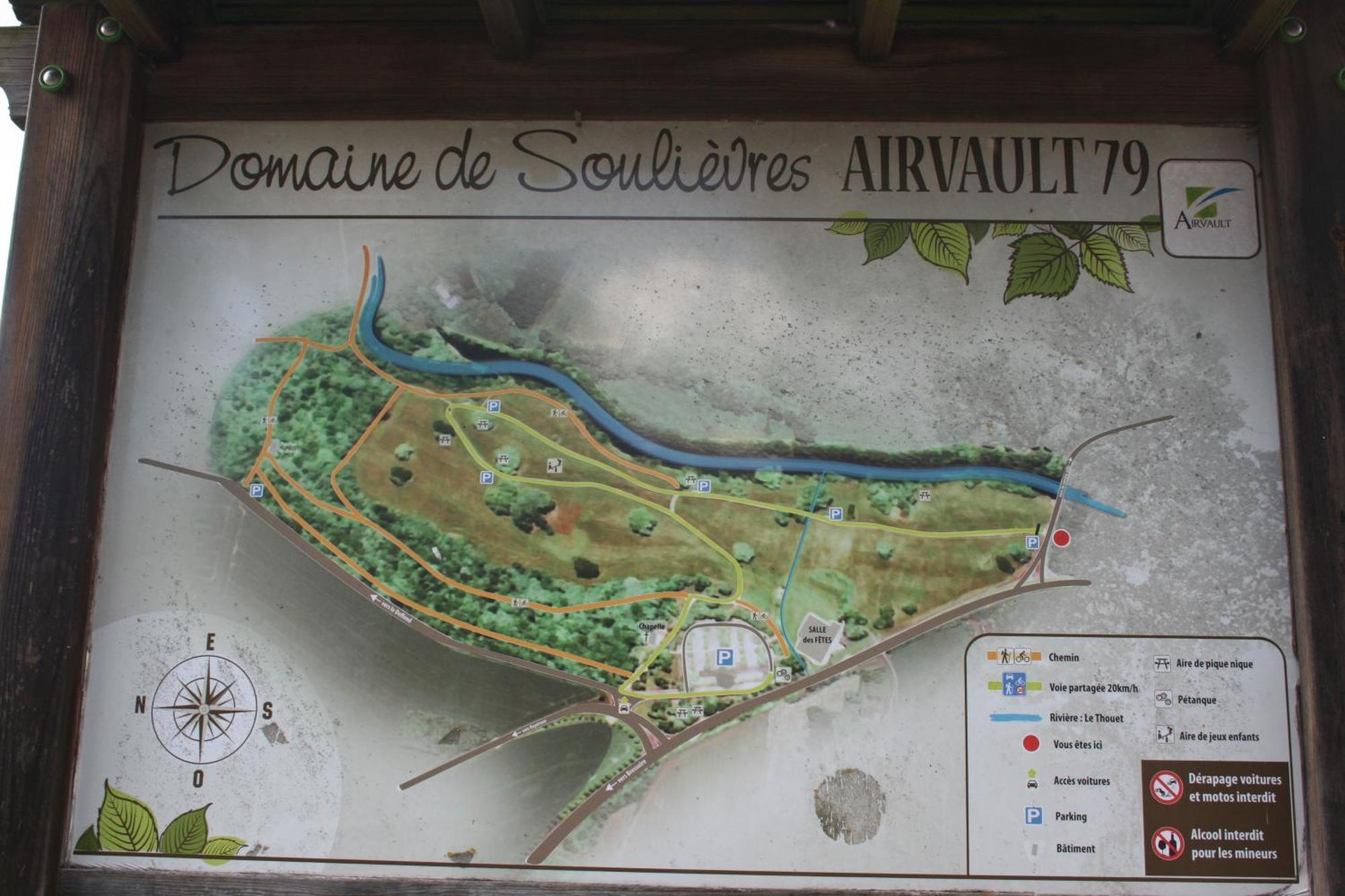 Les Nuits D'Aldearde Apartment Airvault Bagian luar foto