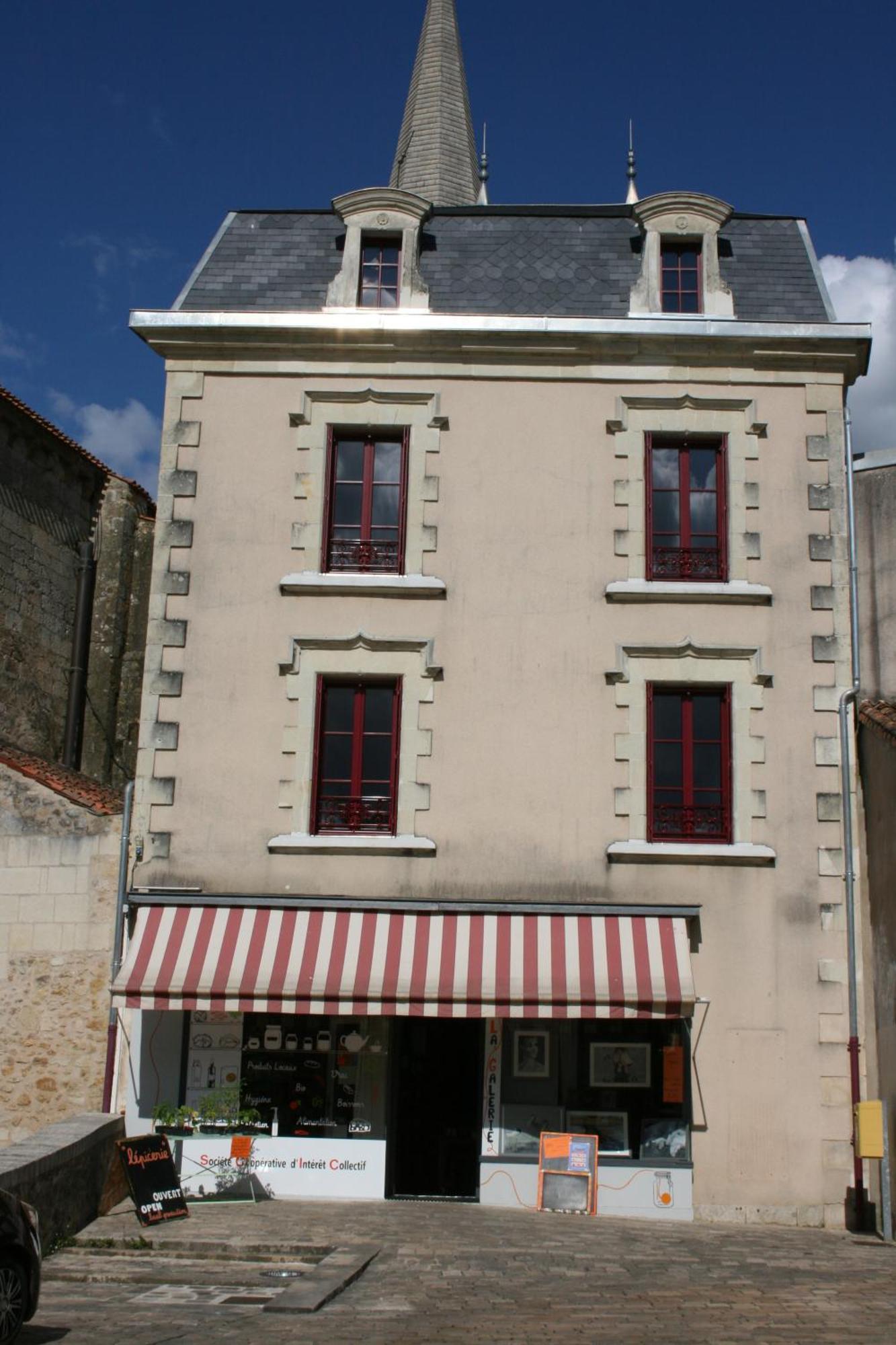 Les Nuits D'Aldearde Apartment Airvault Bagian luar foto