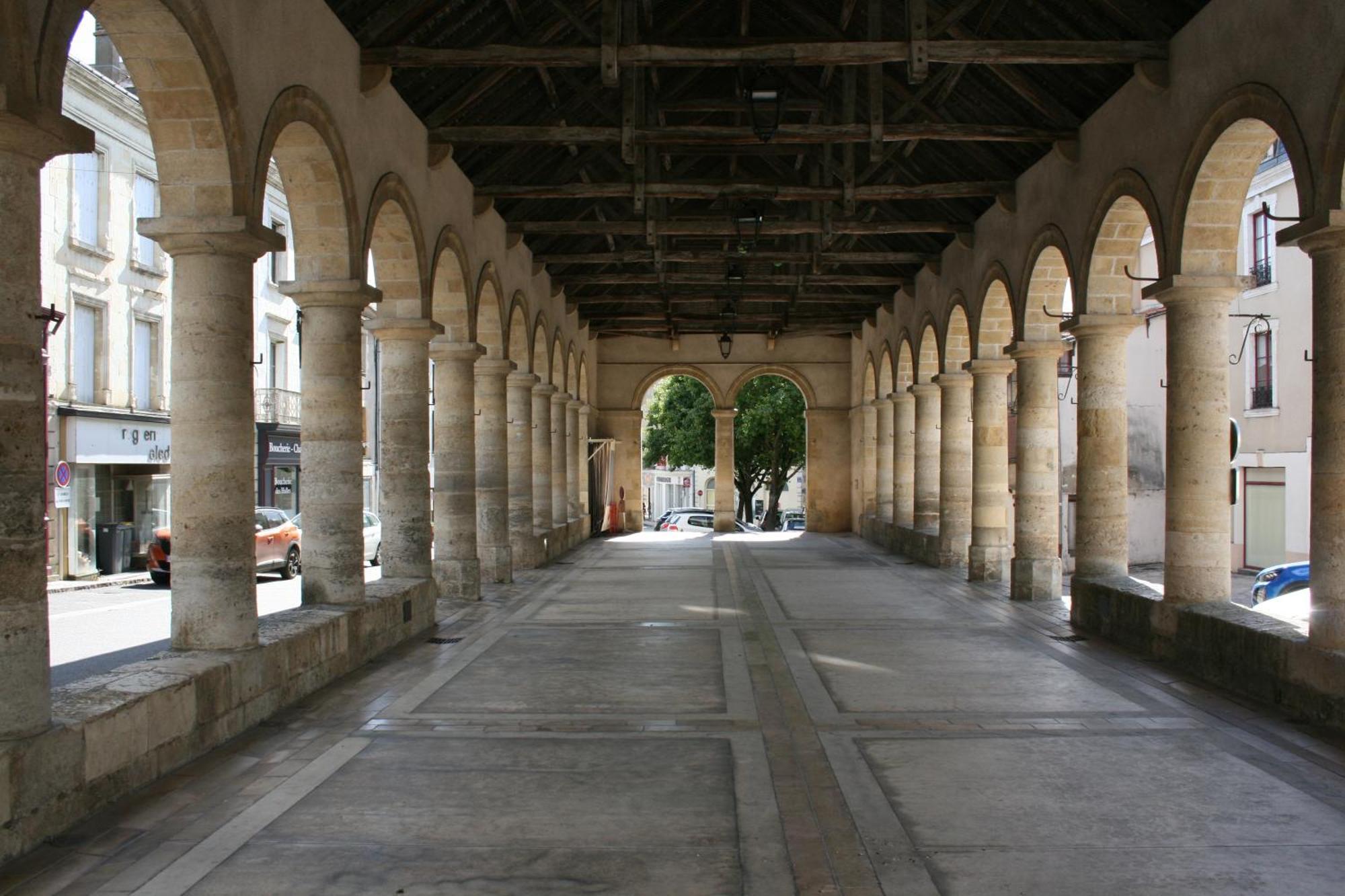 Les Nuits D'Aldearde Apartment Airvault Bagian luar foto