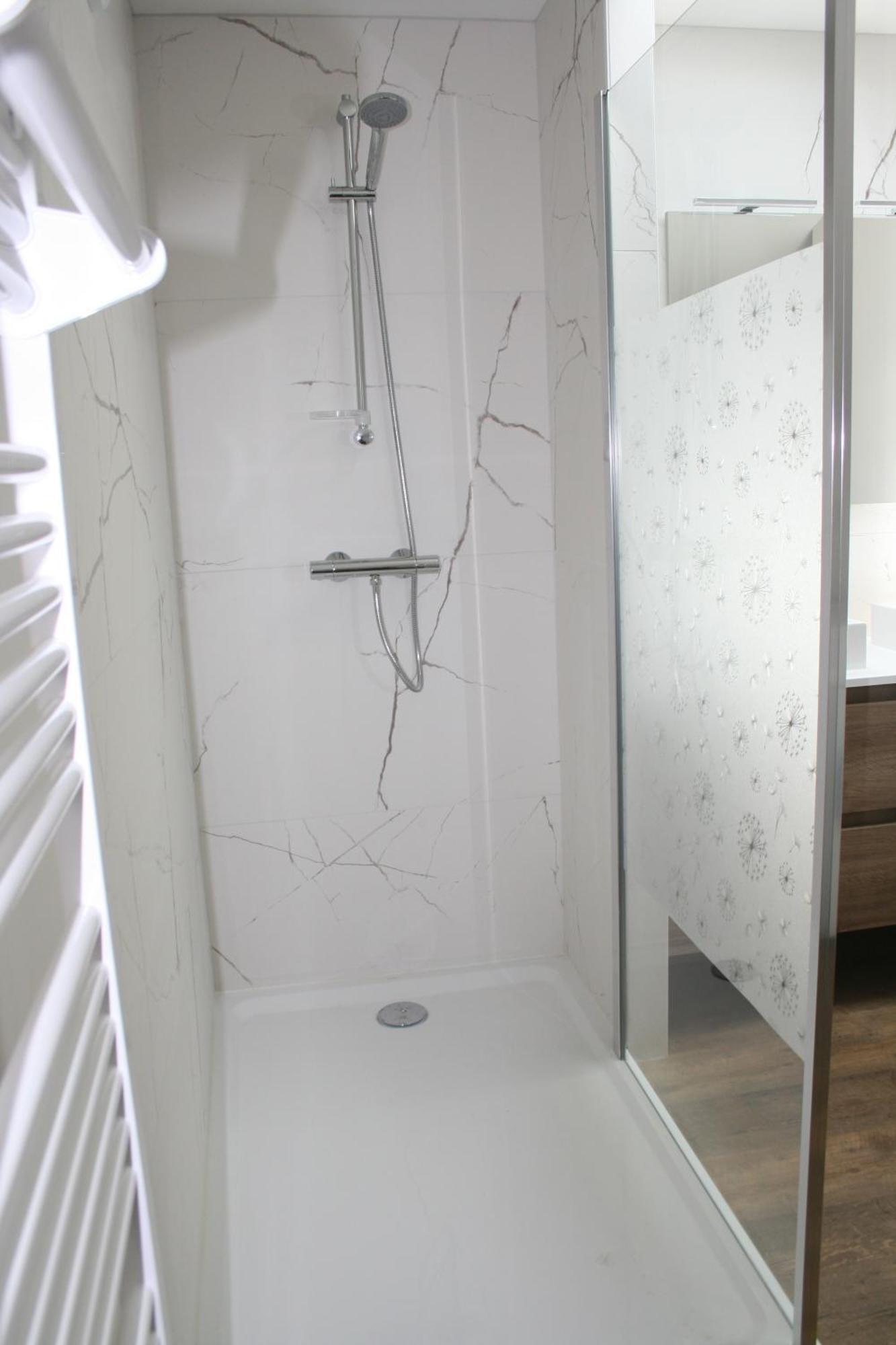 Les Nuits D'Aldearde Apartment Airvault Bagian luar foto